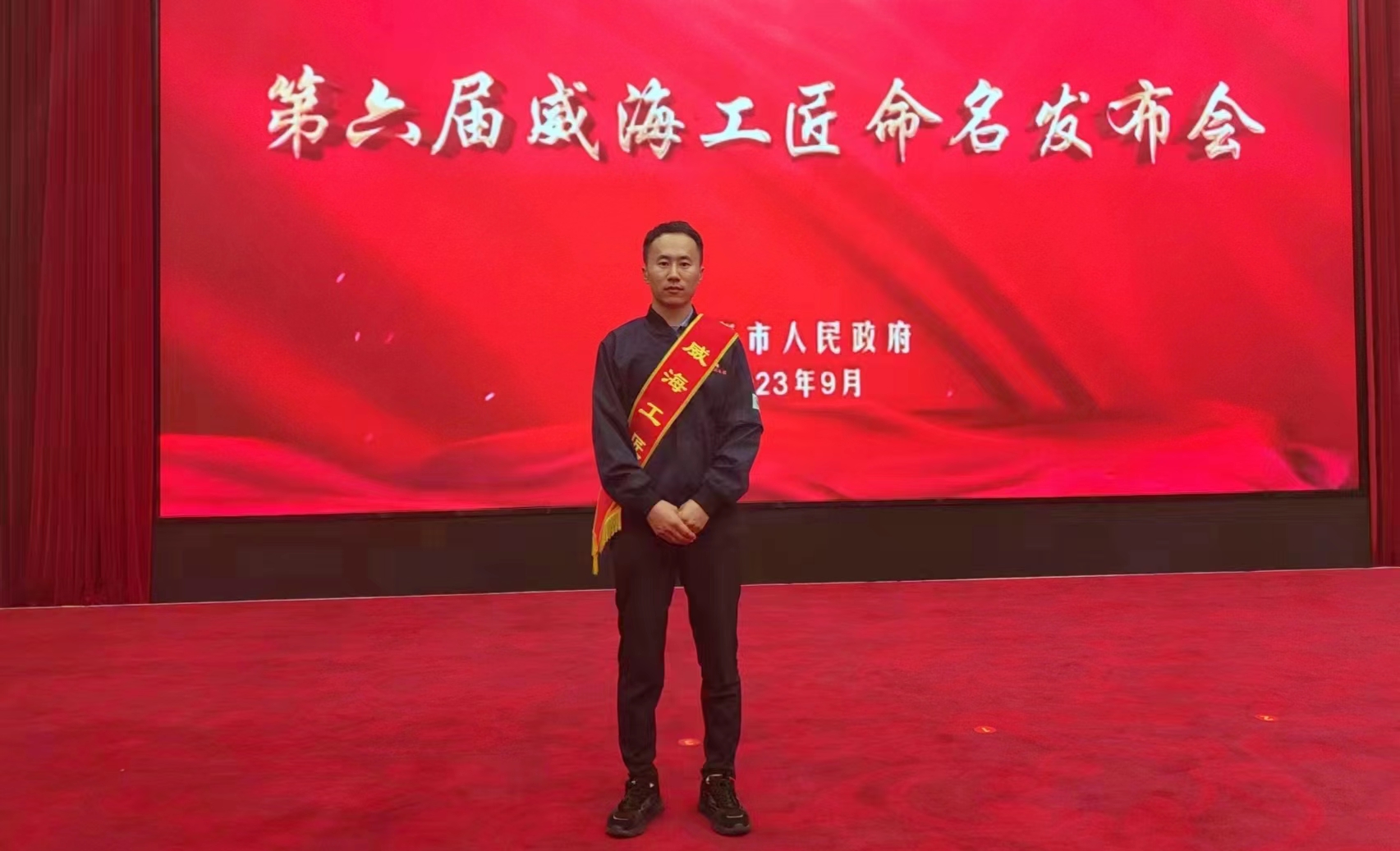 王建.jpg 王建.jpg